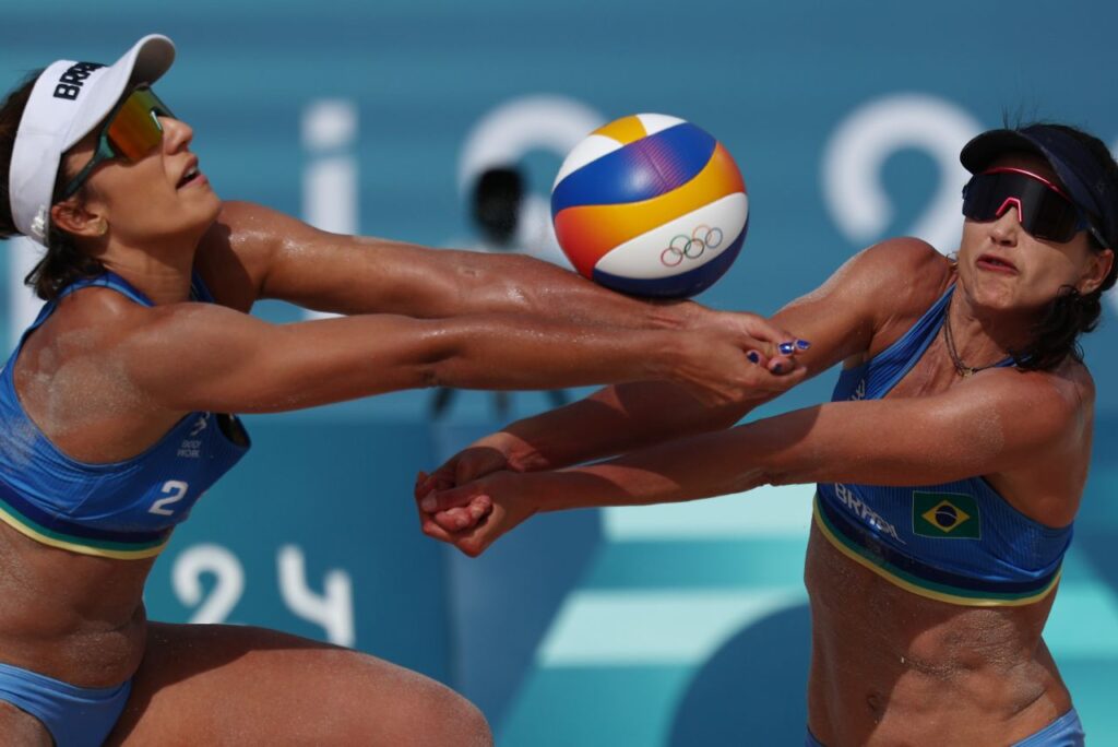 Carol e Bárbara anunciam fim da parceria no vôlei de praia