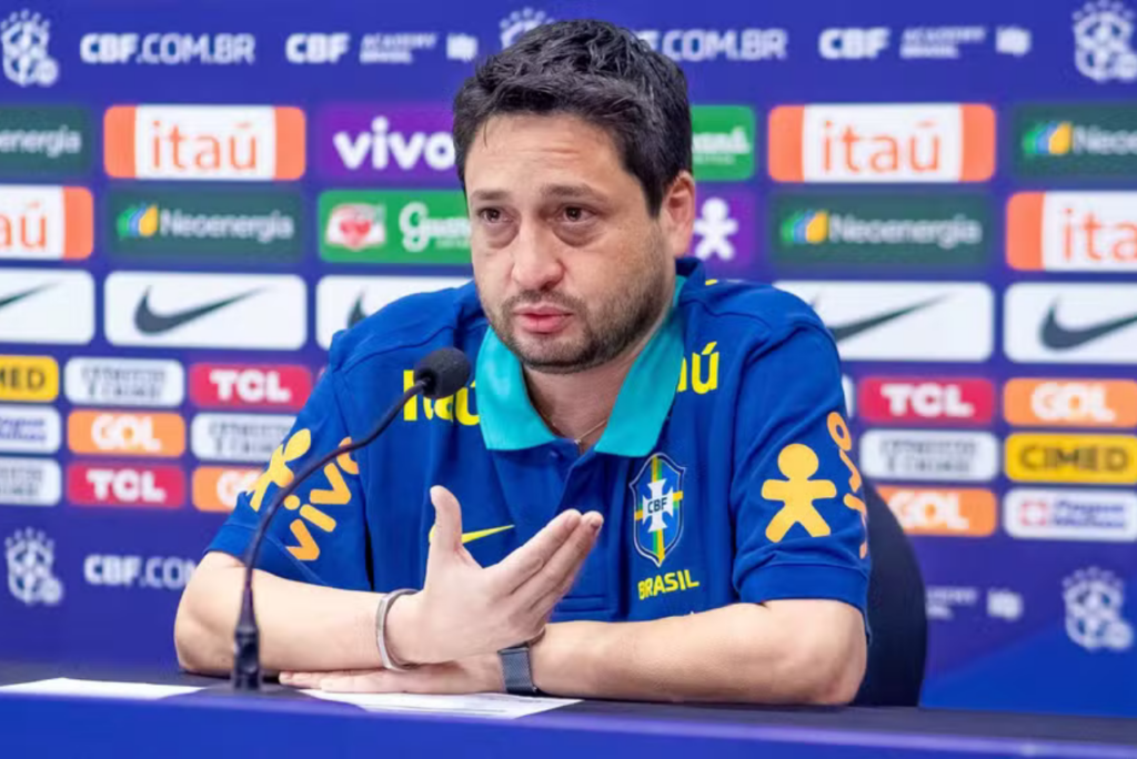 Arthur Elias, técnico da Seleção Feminina