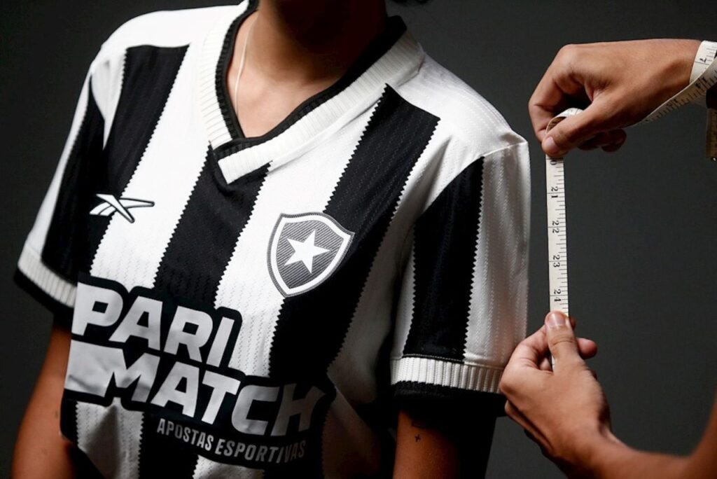 Uniforme principal do Botafogo em 2024 (Foto: Divulgação)