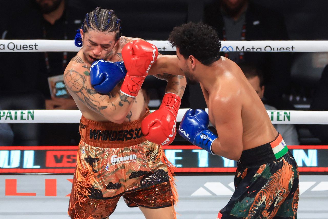 Whindersson Nunes foi derrotado pelo indiano Neeraj Goyat em sua estreia no boxe profissional (Foto: Christian Petersen/Getty Images via AFP)