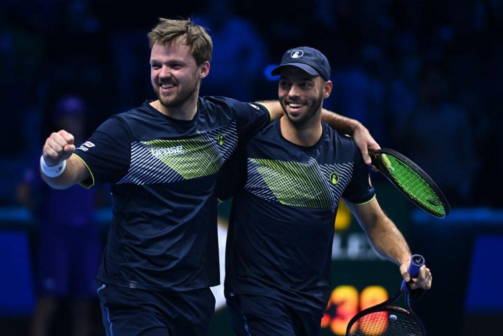 Alemães Krawietz e Pütz são campeões do ATP Finals nas duplas