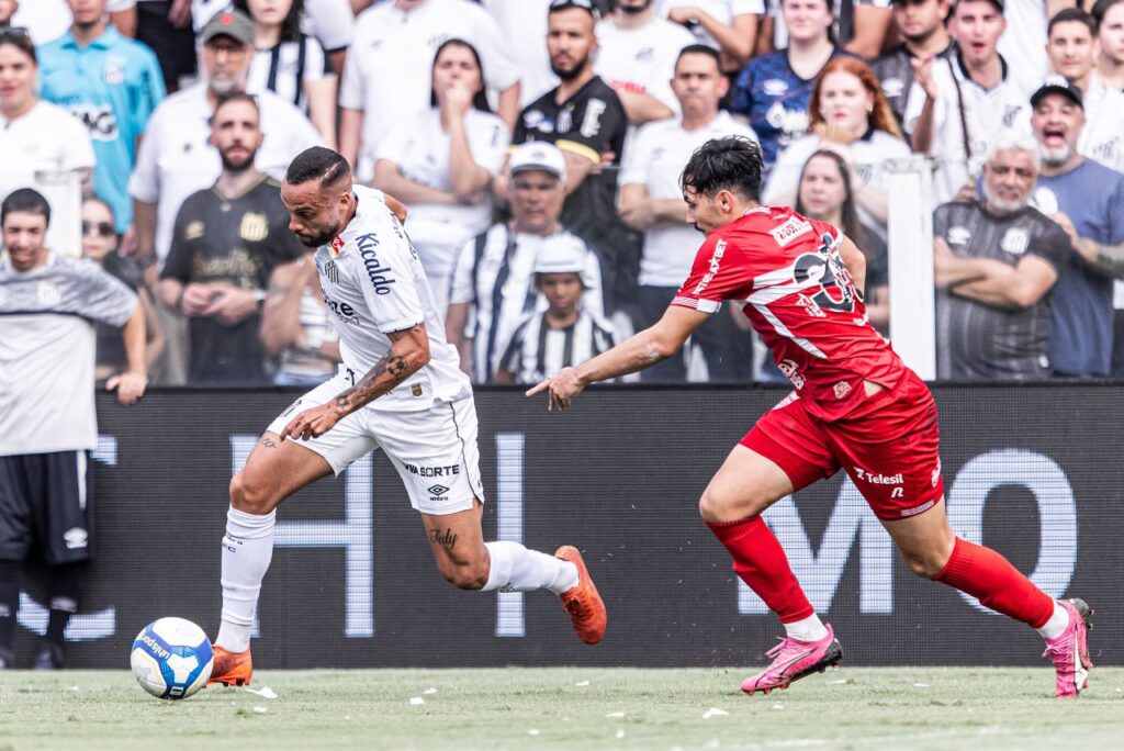 CRB vence Santos na Vila Belmiro e evita rebaixamento na Série B; veja os melhores momentos