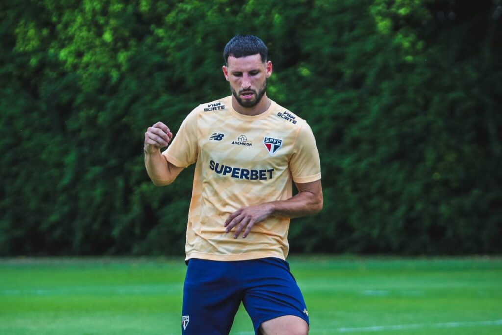 Calleri sente dores e pode desfalcar o São Paulo contra o Bragantino