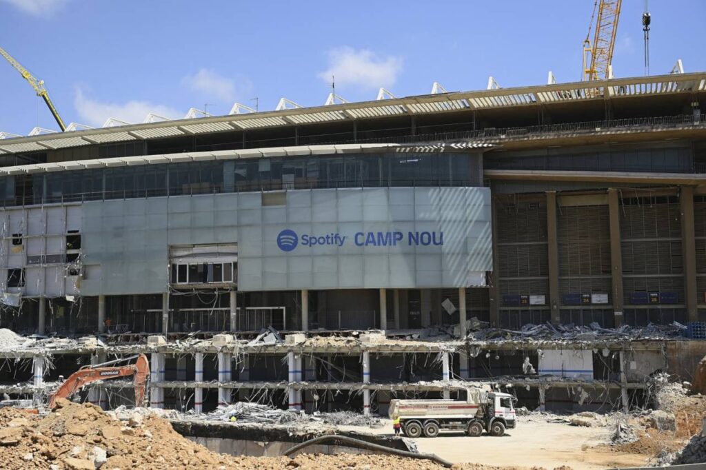 O Camp Nou, estádio do Barcelona começou as obras da reforma em 2021. Foto: PAU BARRENA/AFP