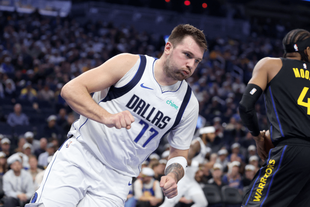 NBA: Luka Doncic sofre lesão no punho e desfalcará Dallas Mavericks por uma semana