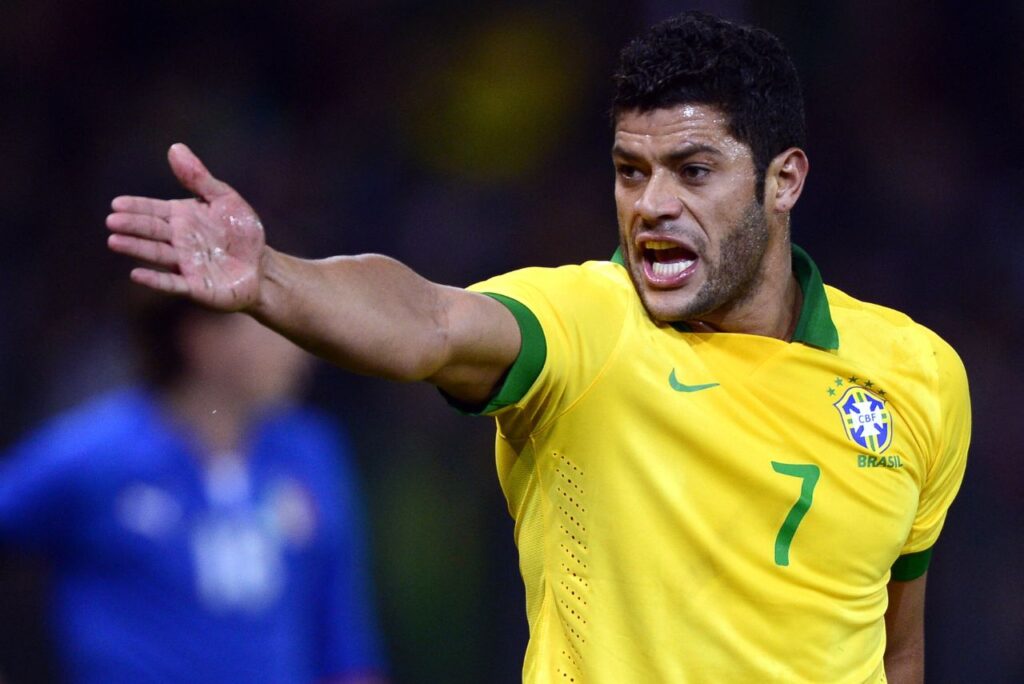 Hulk provoca Luiz Henrique e publica foto dos tempos de Seleção Brasileira