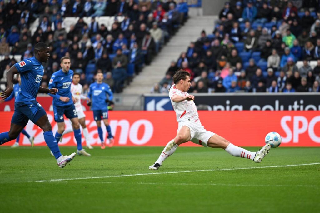 Leipzig perde para Hoffenheim e deixa Bayern escapar na liderança