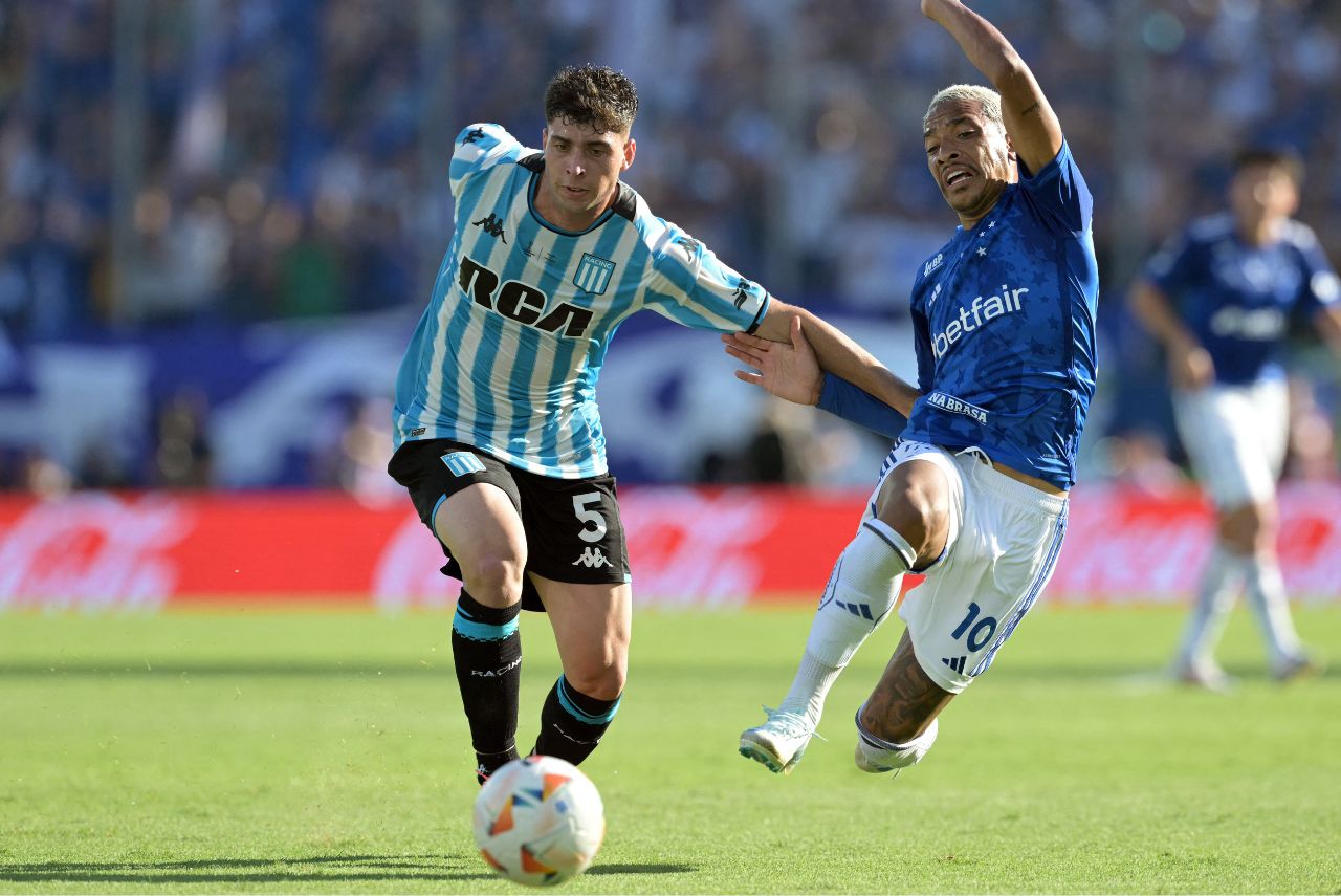 Racing e Cruzeiro fizeram duelo com dois tempos distintos (Foto: Juan Mabromata/AFP)