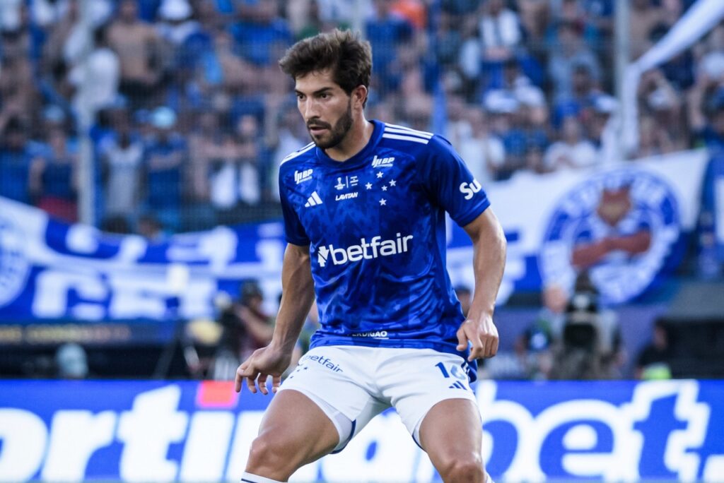 Lucas Silva lamenta início ruim e derrota na final, mas pede cabeça erguida: "Temos muita coisa pela frente"