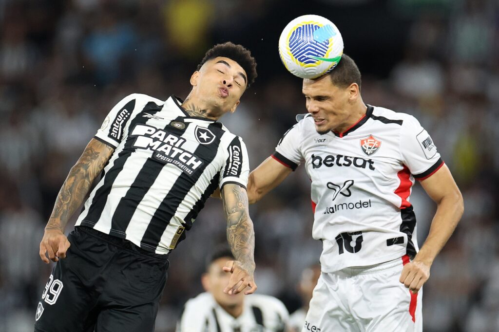 Botafogo empata com Vitória e perde a liderança do Brasileirão; veja os melhores momentos