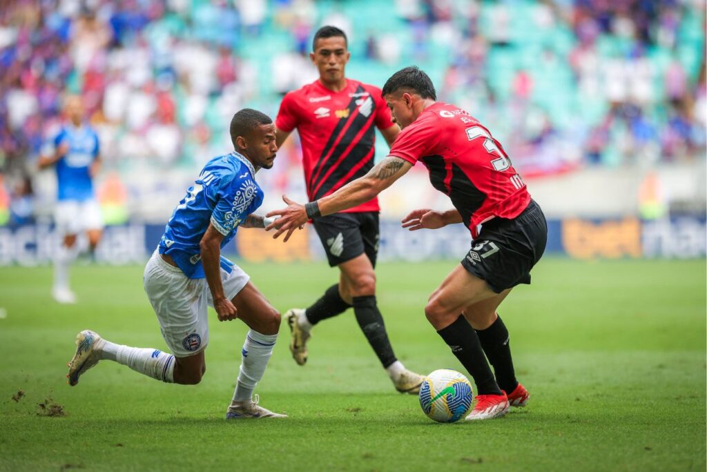 Bahia arranca empate com o Athletico-PR nos acréscimos; veja os melhores momentos