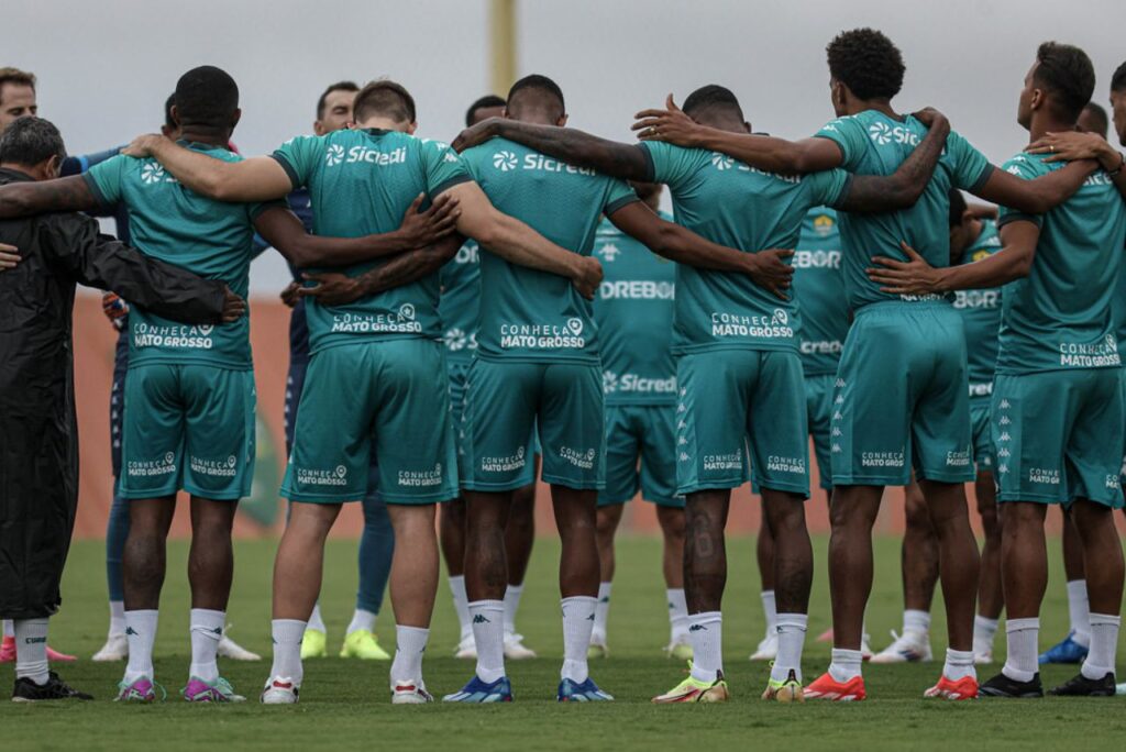 Cuiabá teve rebaixamento confirmado no Brasileirão 2024 (Foto: AssCom Dourado)