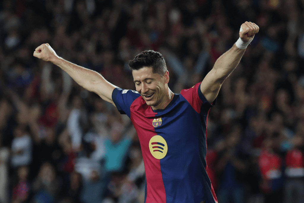 Lewandowski comemora 100º gol na Champions League