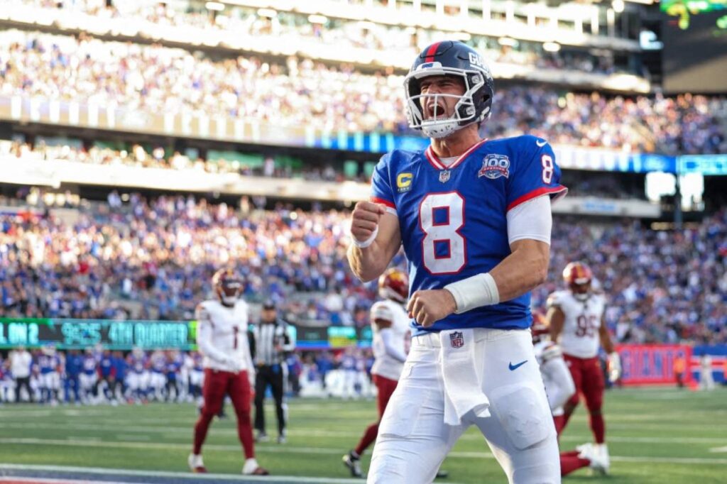 Daniel Jones está por detalhes de acertar com o novo time. Foto: Luke Hales / GETTY IMAGES NORTH AMERICA / Getty Images via AFP)