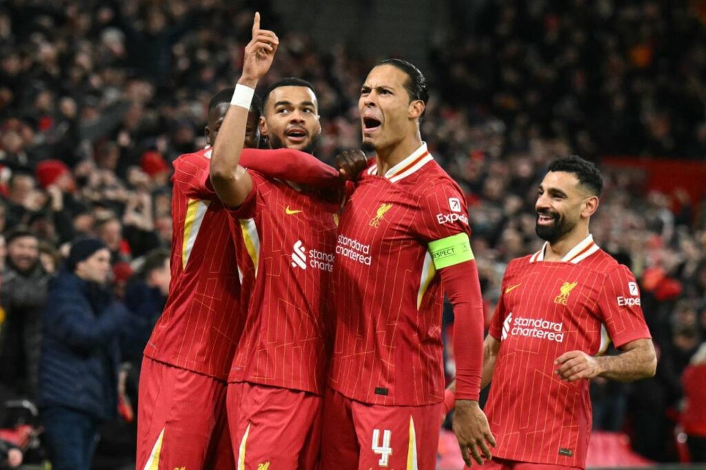 O Liverpool está na liderança da competição e invicto. Foto: Oli SCARFF / AFP