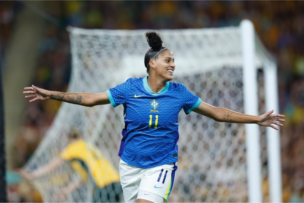 Amanda Gutierres comemora gol do Brasil