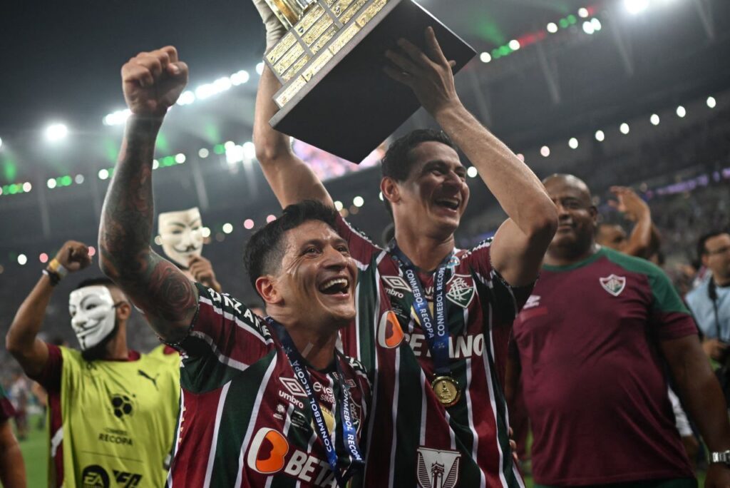 Cano e Ganso representam o Fluminense no The Best