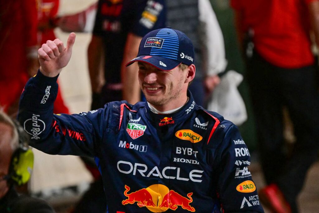 Verstappen comemora pole position