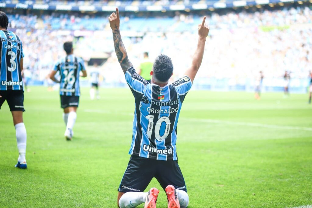 Cristaldo comemora gol do Grêmio