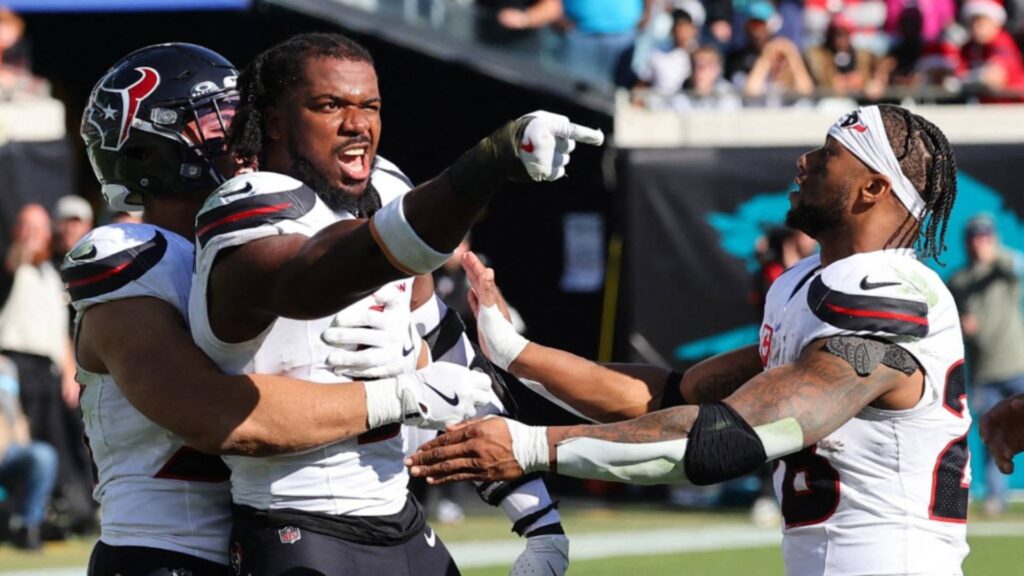 Al-Shaair, dos Texans, foi suspenso por tempo indeterminado. Foto: Mike Carlson / GETTY IMAGES NORTH AMERICA / Getty Images via AFP