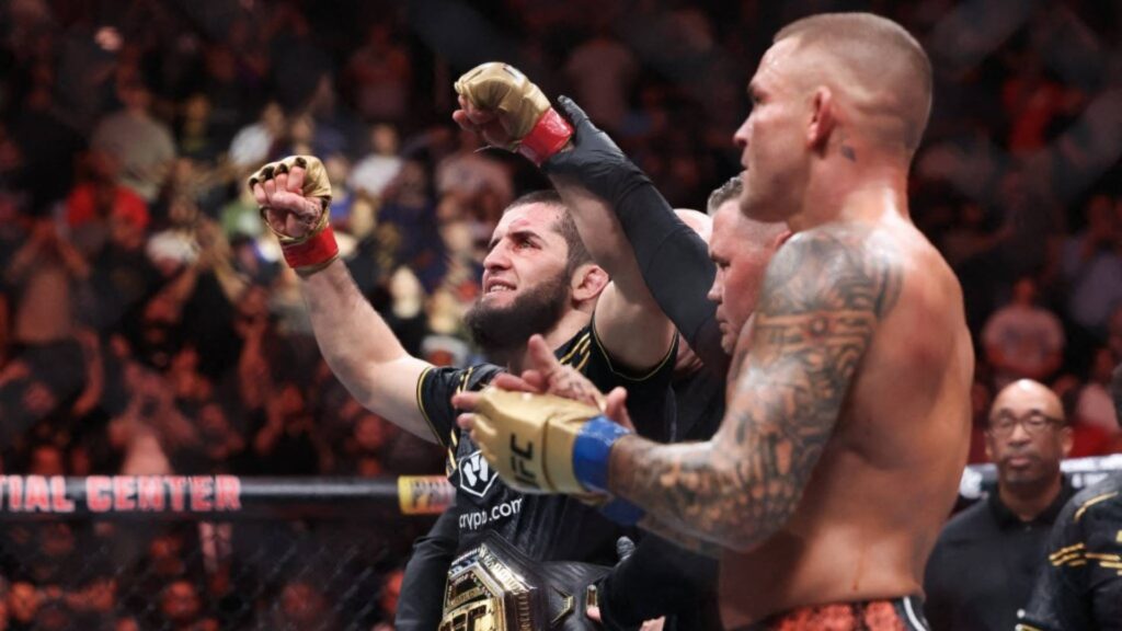 Makhachev após vencer Dustin Porier no UFC 302. Foto: Luke Hales / GETTY IMAGES NORTH AMERICA / Getty Images via AFP