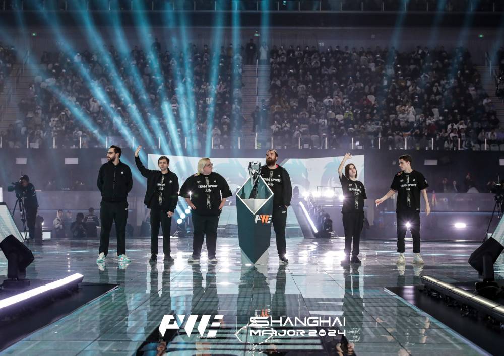 Major Shanghai: donk faz dois ACEs para colocar Spirit nas semis