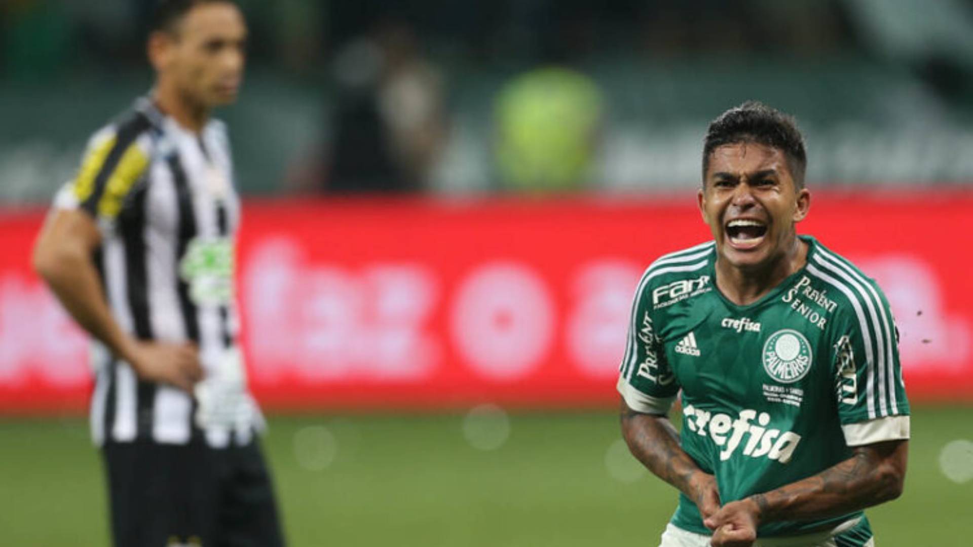 Dudu depois de marcar o gol que empatou a final contra o Santos em 2015. Foto: Cesar Greco/Palmeiras