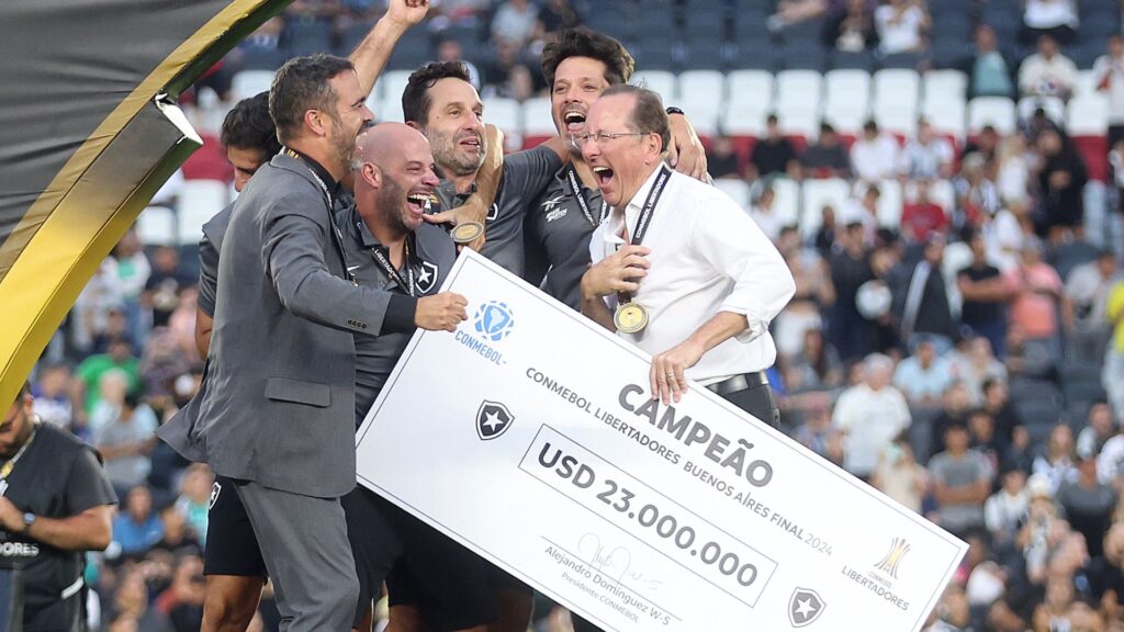 Botafogo de John Textor foi o clube que mais faturou em premiações na temporada 2024 (Foto: Vítor Silva/BFR)