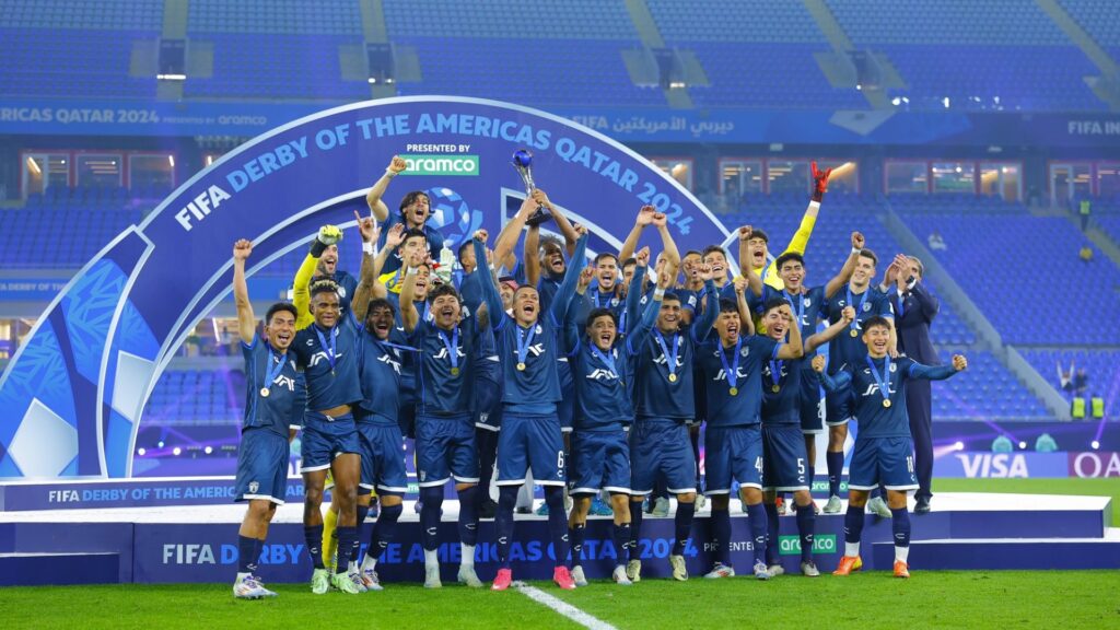 Jogadores do Pachuca comemoram título do Dérbi das Américas  