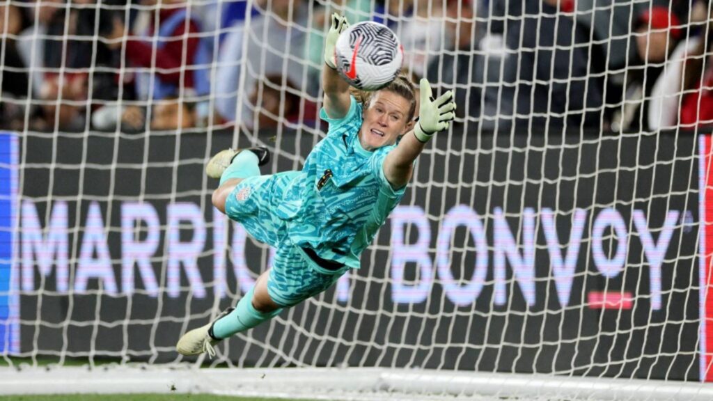 Alyssa Naeher foi campeã olímpica nesta temporada. Foto: ANDY LYONS / GETTY IMAGES NORTH AMERICA / Getty Images via AFP