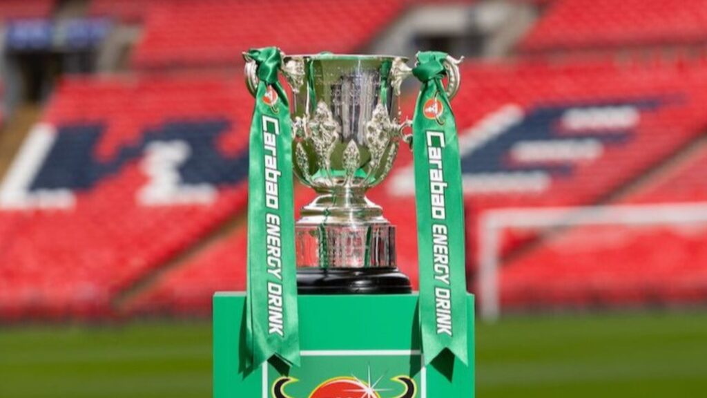 Troféu da Copa da Liga Inglesa (Foto: Reprodução)