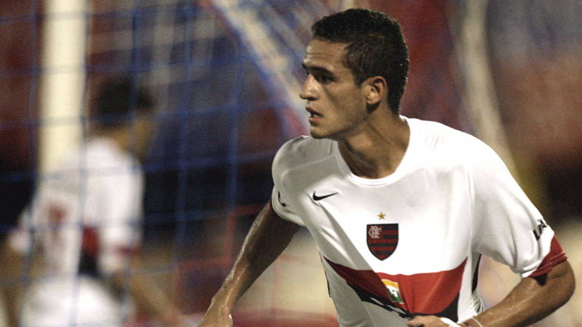 Renato Augusto jogando com a 10 do Flamengo em 2007. Foto: JUAN BARRETO/AFP