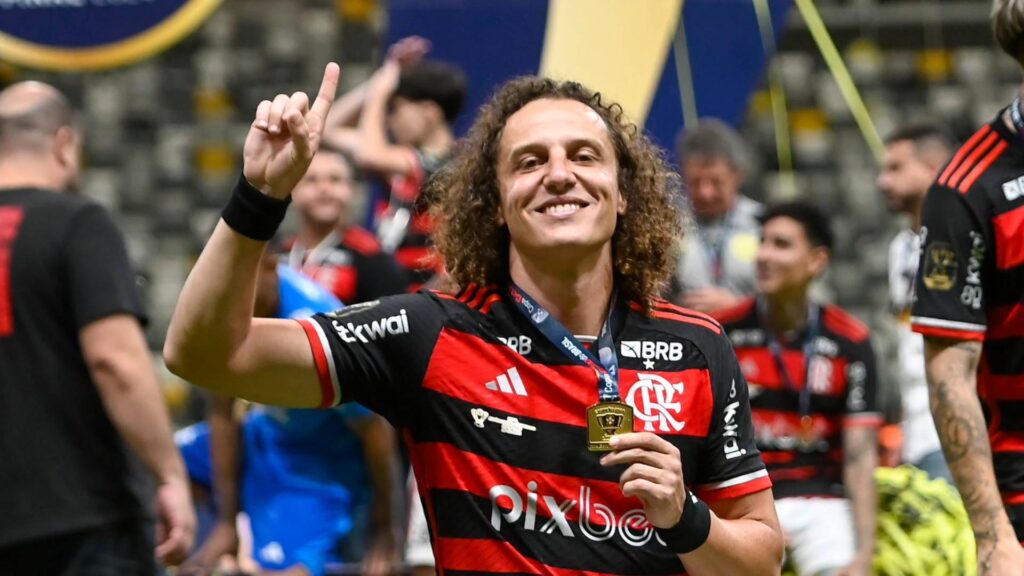 David Luiz deixa a equipe do Flamengo após três temporadas. Marcelo Cortes/CRF