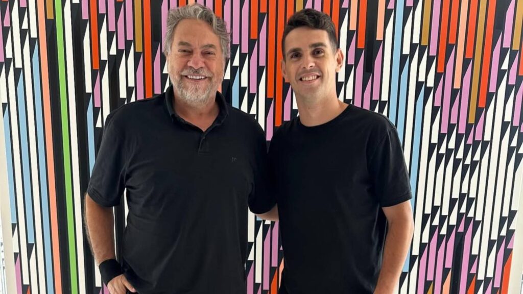 Julio Casares confirmou a chegada de Oscar pelas redes sociais. Foto: Reprodução/Instagram