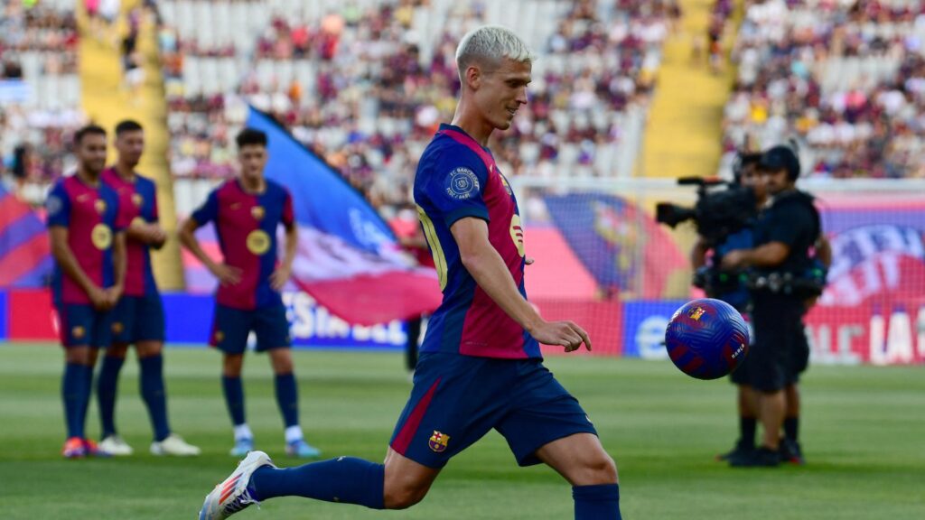 Dani Olmo durante apresentação no Barcelona