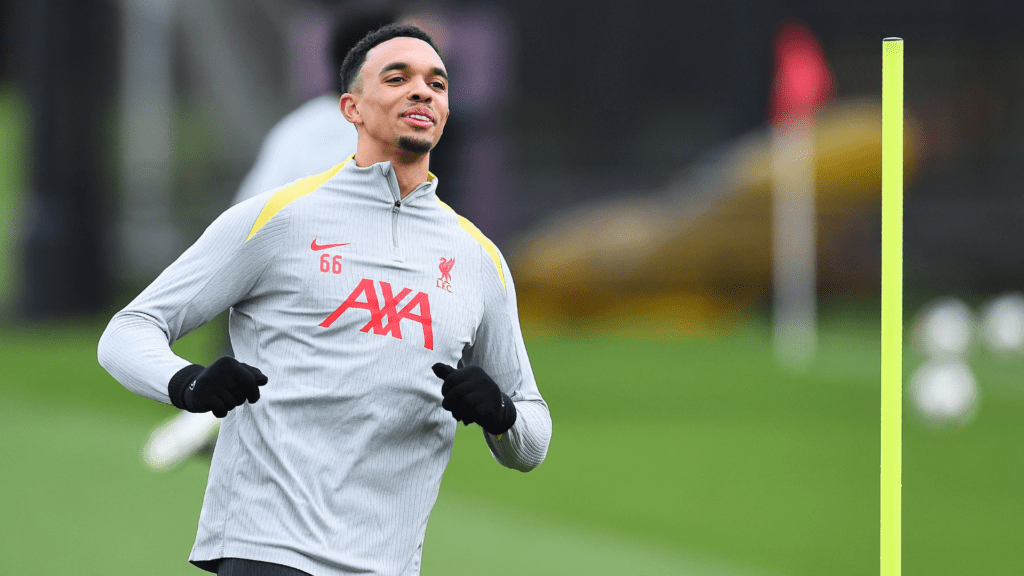 Alexander-Arnold é titular do Liverpool há oito temporadas