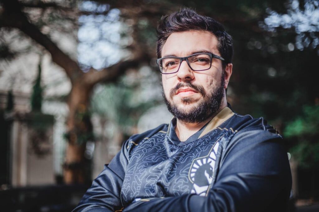 Pro players deveriam se preocupar em ser &#8220;ídolos&#8221;, diz manager da Liquid