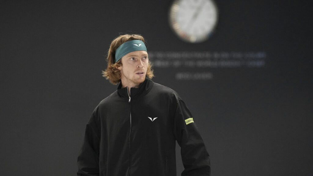 Tenista russo Andrey Rublev