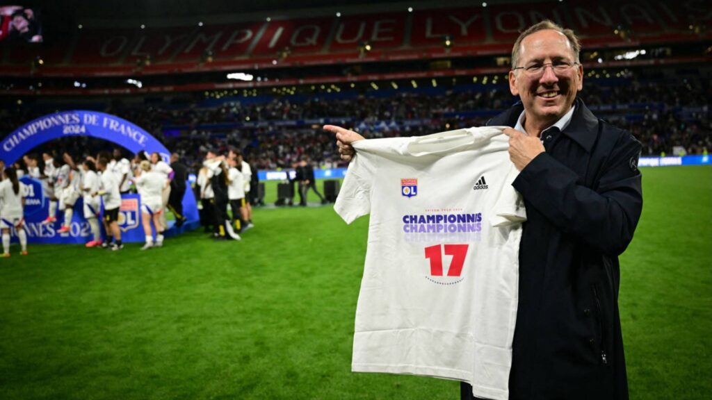 John Textor disse que a LFP era um "cachorrinho" do dono do PSG. Foto: OLIVIER CHASSIGNOLE / AFP