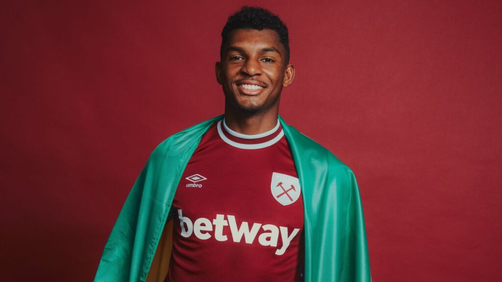 Meia Luís Guilherme, do West Ham, está na mira do Al-Hilal (Foto: Reprodução)