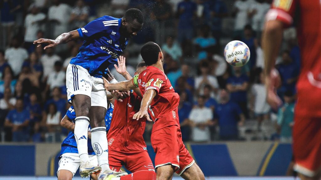 Bolasie fez o único gol da vitória do Cruzeiro sobre o Tombense (Foto: Gustavo Martins/CEC)