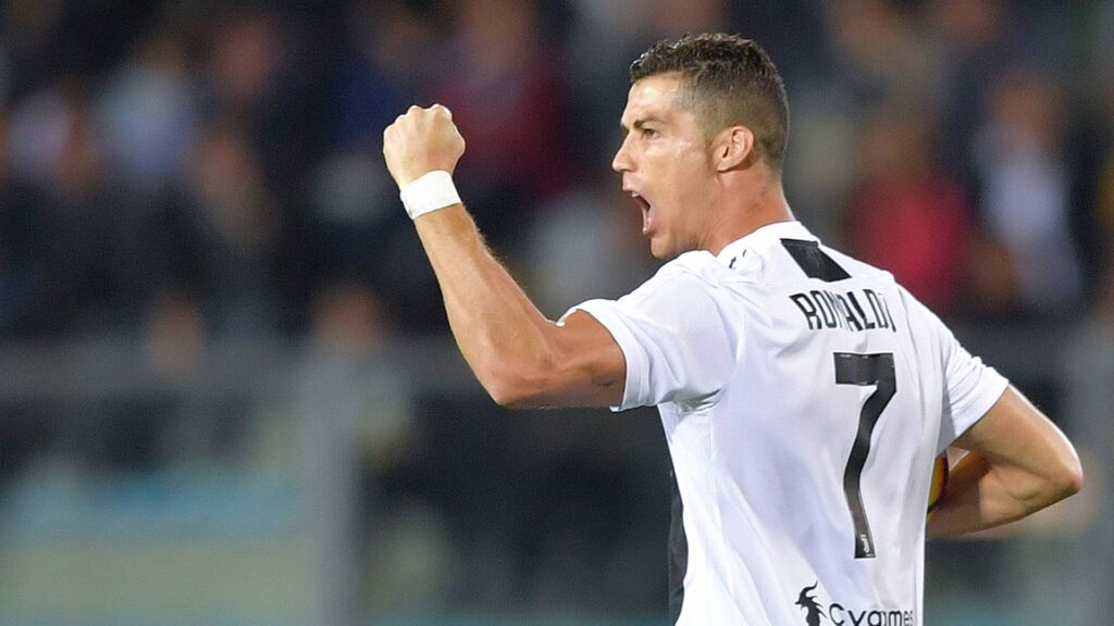 Cristiano Ronaldo comemora gol pela Juventus