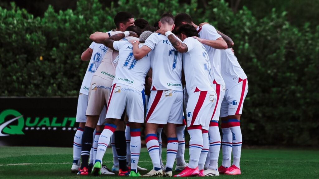 Elenco do Fortaleza durante pré-temporada