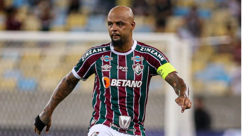 Felipe Melo em campo pelo Fluminense