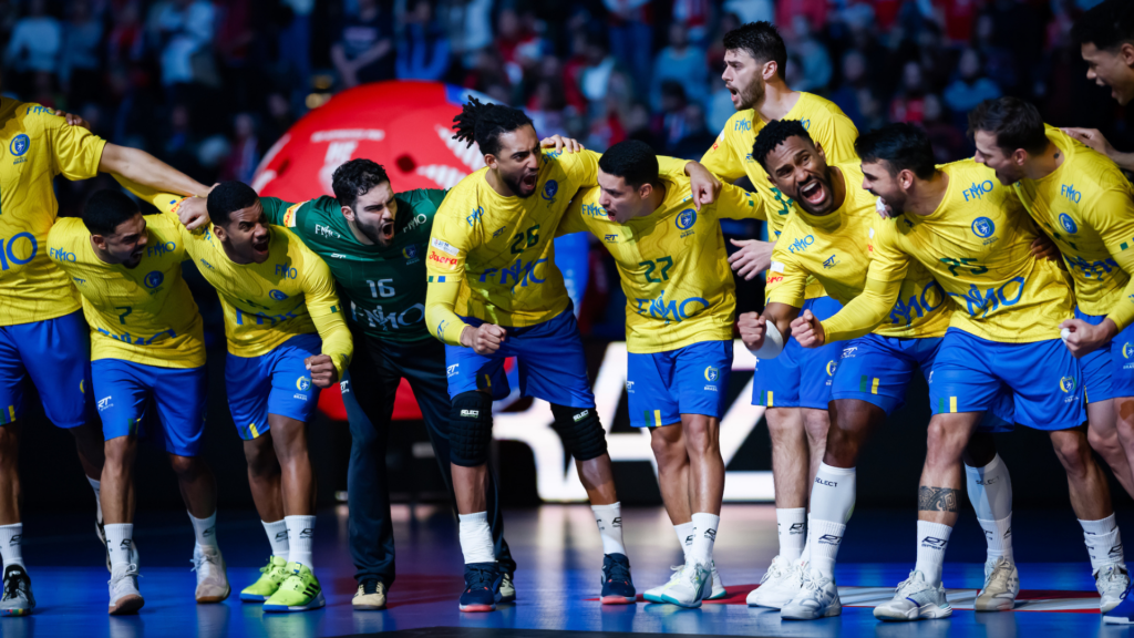 Brasil se classifica de maneira inédita às quartas de final do Mundial de Handebol