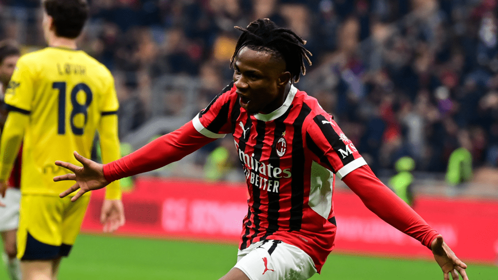 Chukwueze fez um dos gols da vitória do Milan contra o Parma