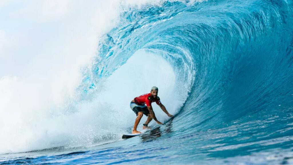 Brasileiro Ítalo Ferreira em Pipeline durante etapa da WSL (Foto: WSL/Divulgação)