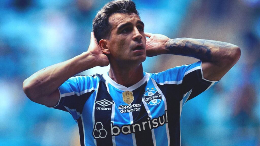 Cristaldo marcou duas vezes na vitória do Grêmio sobre o São Luiz (Foto: Reprodução)