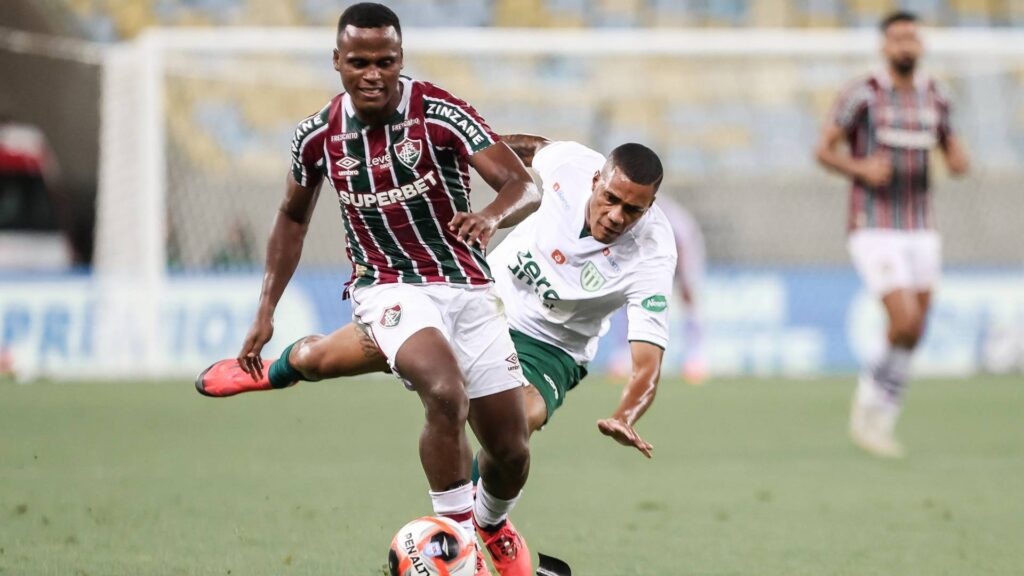 O Flu chegou ao 3º jogo seguido sem vencer na competição. Foto: LUCAS MERÇON / FLUMINENSE F.C