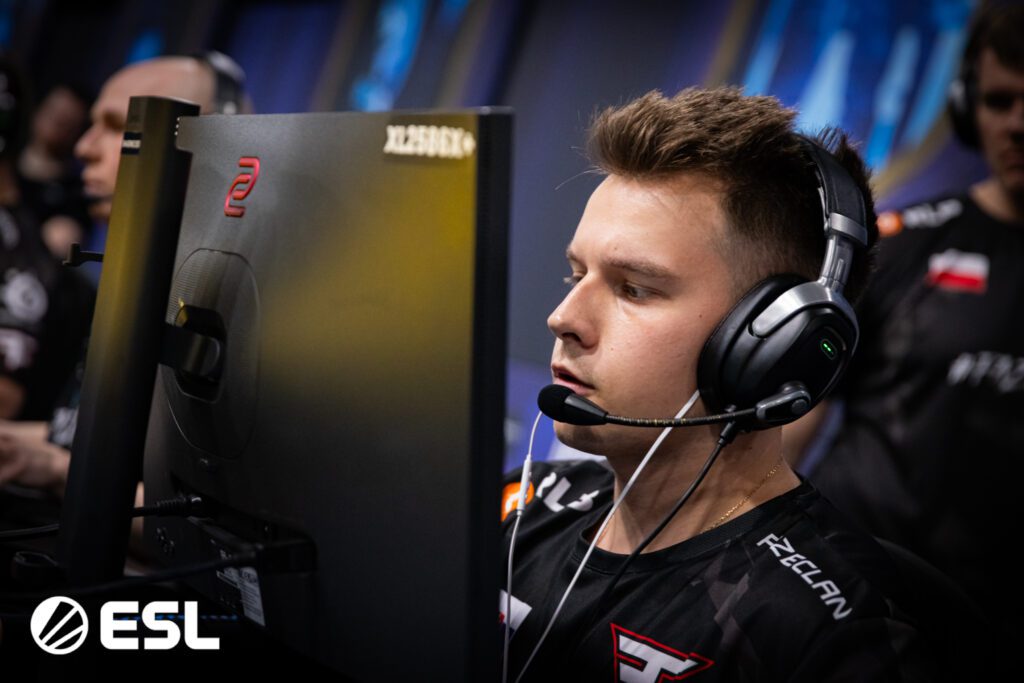 CS2: NAVI tentou frozen, mas contato não progrediu